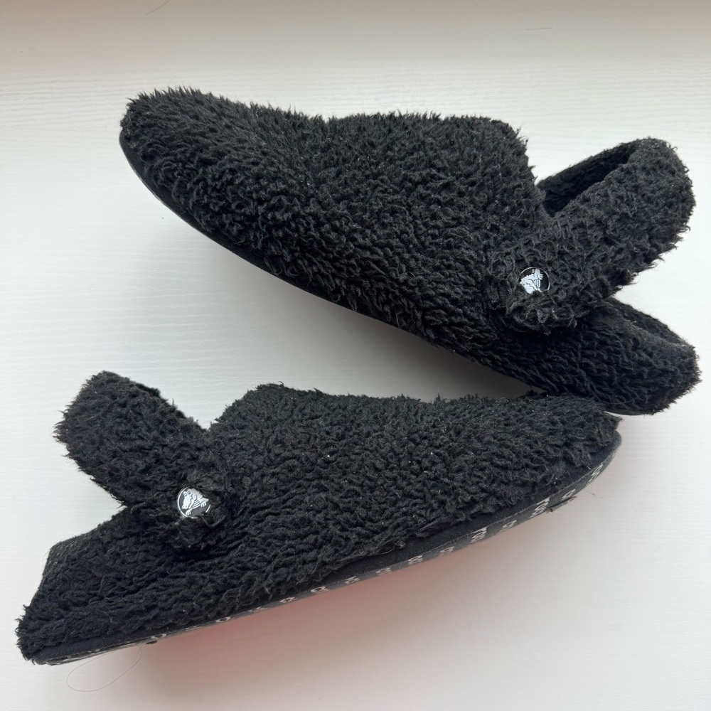 CROCS Black Cozy Slipper Men’s Size 9